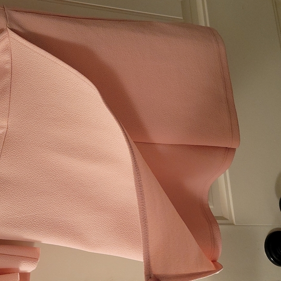 Peach Romper size M. - Picture 2 of 3